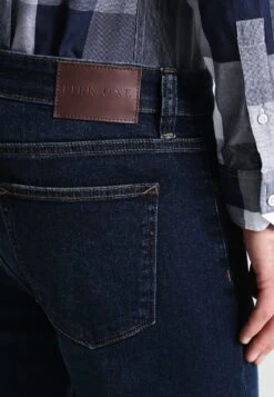 Pier One Basic - Jeans Straight Leg - Dark Blue Denim -Boutique mote herrebutikk 7aa5df5983c44365808e18ddcad2589e