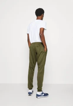 Pier One Joggebukse - Olive -Boutique mote herrebutikk 7cda39b8f69f4986bcbf6242b84d926c scaled