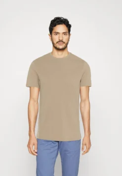 Pier One 5 Pack - T-Shirts - White/Off-White/Lilac -Boutique mote herrebutikk 839de20724f049fbafd24c044390f99d scaled