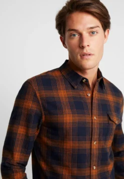 Pier One Skjorte - Mustard -Boutique mote herrebutikk 844d644b24404e89b9bcfcc8e216b2a5 scaled