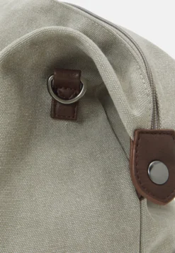 Pier One Unisex - Reiseveske - Grey -Boutique mote herrebutikk 896d06a64f994c4ca29738295cd48410 scaled