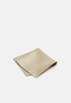 Pier One Set - Lommetørkle - Beige -Boutique mote herrebutikk 89cc99f7b8b34c698a1159fd2e93e61e scaled