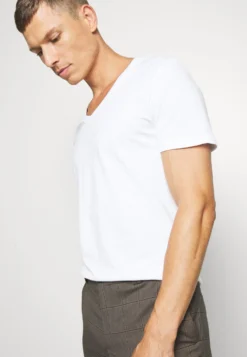 Pier One 2 Pack - T-Shirts - White -Boutique mote herrebutikk 8a50f47374ab42e380a66ae8b1778f0e scaled