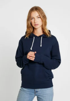 Pier One Hoodie - Navy -Boutique mote herrebutikk 8ac9658974774962bb77792a3dfa8af2 scaled