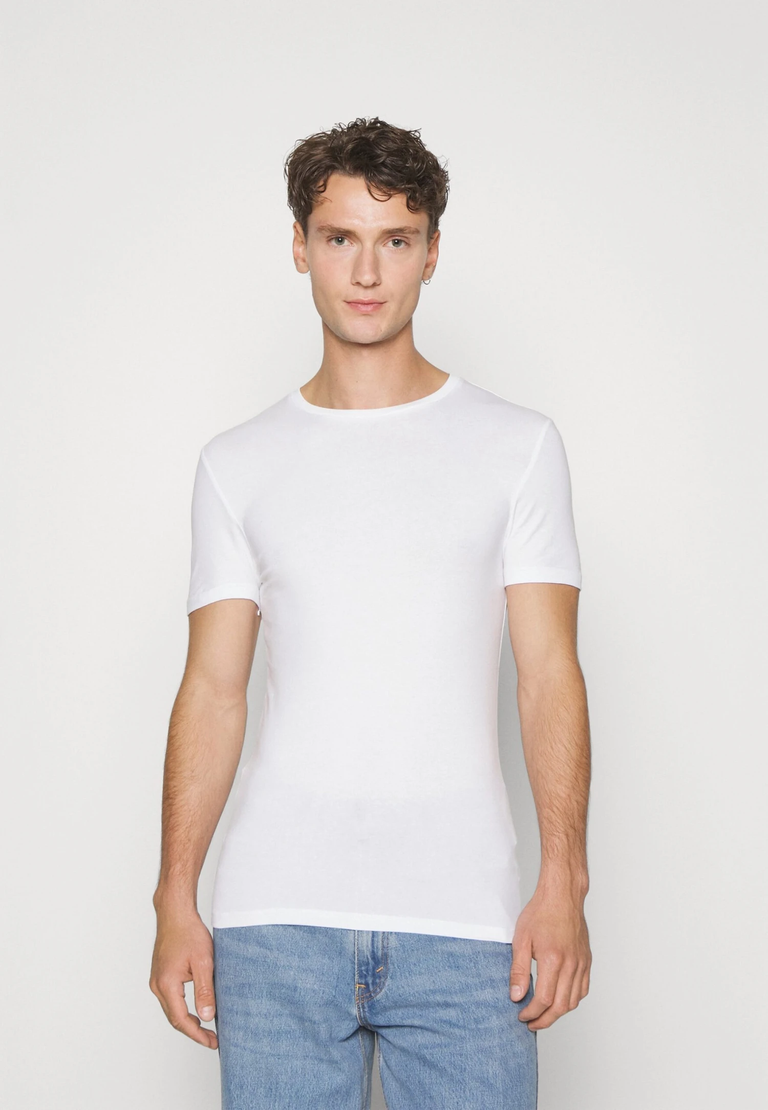 Pier One 3 Pack Muscle Fit- T-Shirts - White 2 Pier One 3 Pack Muscle Fit- T-Shirts - White - Bilde 2