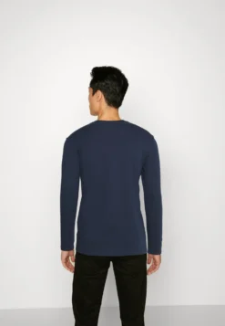 Pier One Topper Langermet - Light Green/Beige/Dark Blue 11 Pier One Topper Langermet - Light Green/Beige/Dark Blue -Boutique mote herrebutikk 8e0c10a276854fd29b9af821bb989ec6 scaled