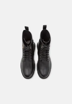 Pier One Leather - Snørestøvletter - Black -Boutique mote herrebutikk 926c2a40606144d7a6f804f59f0a41e0 scaled