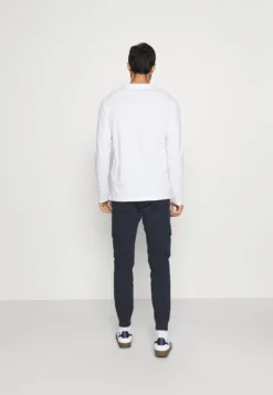 Pier One Cargobukse - Dark Blue 8 Pier One Cargobukse - Dark Blue -Boutique mote herrebutikk 959c4c7662e14654b8ace50fbb77d2d3 scaled