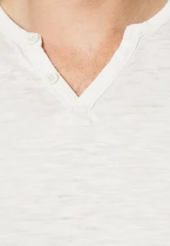 Pier One T-Shirts - Off-White -Boutique mote herrebutikk 98d0da50953649dd880949f058c3b43f scaled