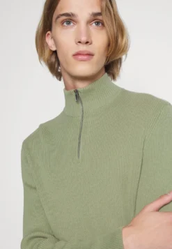 Pier One Strikkegenser - Light Green -Boutique mote herrebutikk a2864b1a09024bc092824f13ca183b3e scaled