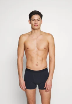 Pier One 5 Pack - Underbukse - Dark Blue/Red -Boutique mote herrebutikk a28c98faf7ae40e79a0a909e6aa18239 scaled