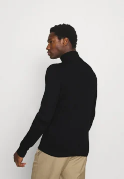 Pier One Strikkegenser - Black -Boutique mote herrebutikk a2c080882e1b4774bf15cdde4678021d scaled