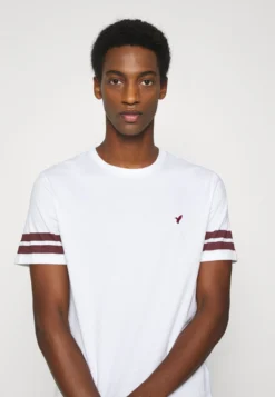 Pier One T-Shirts Med Print - White 9 Pier One T-Shirts Med Print - White -Boutique mote herrebutikk a4c2af3840d3455488eea7187730e42b scaled