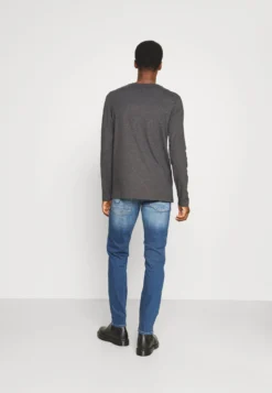 Pier One 2 Pack - Topper Langermet - Dark Grey/Black -Boutique mote herrebutikk a601e52fa7974b079f93b858d4b782ec scaled