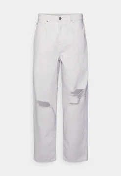Pier One Jeans Relaxed Fit - White Denim -Boutique mote herrebutikk a9a7b6d9e95c41558934482f19a78c8a scaled