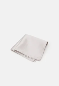 Pier One Set - Andre Accessories - Silver -Boutique mote herrebutikk ac188c39a46c41b28b7968f88d050584 scaled