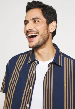 Pier One 5 Pack - T-Shirts - White/Black/Bordeaux -Boutique mote herrebutikk ad1e5f105df94e638daafdd57d29d49c scaled