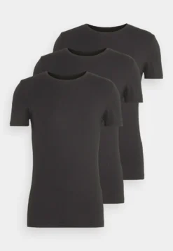 Pier One 3 Pack Muscle Fit- T-Shirts - Black -Boutique mote herrebutikk ae0e343dfa2647b68dad7cd6f5e6671e scaled