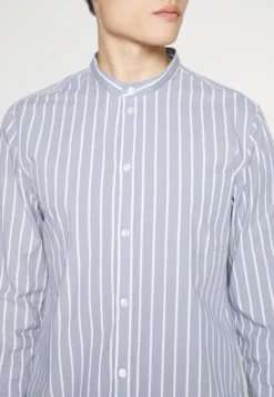 Pier One Muscle Fit Stand- Skjorte - Blue -Boutique mote herrebutikk aef632d443f84662a23ef0d9f4646ec0 scaled