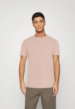 Pier One 7 Pack - T-Shirts - Red/Silver/Royal Blue -Boutique mote herrebutikk af65b59508ff47fda4b274cde1525307 scaled