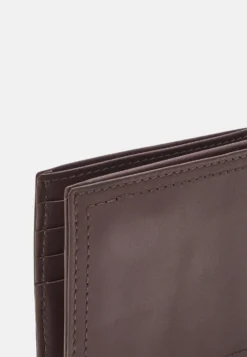 Pier One Leather - Lommebok - Brown 8 Pier One Leather - Lommebok - Brown -Boutique mote herrebutikk b0ed59e8ec6c4e5cbc7aac8494365be2 scaled