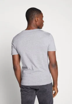 Pier One 3 Pack- T-Shirts - Black, Grey, Green -Boutique mote herrebutikk b3e2272097fd45d28e31884f564c0681 scaled