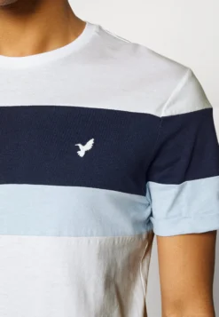 Pier One T-Shirts Med Print - White/Blue 11 Pier One T-Shirts Med Print - White/Blue -Boutique mote herrebutikk b9633214d8374f3ca392090ae2687d7c scaled