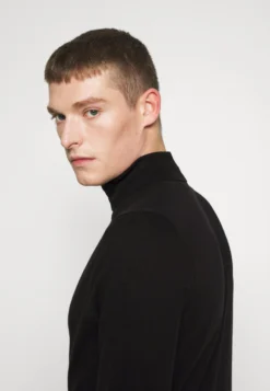 Pier One 2 Pack - Basic Turtleneck - Strikkegenser - Black 10 Pier One 2 Pack - Basic Turtleneck - Strikkegenser - Black -Boutique mote herrebutikk ba24480cf8154010bec41b201027e1a6 scaled