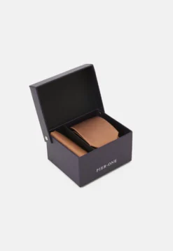 Pier One Set - Lommetørkle - Brown 12 Pier One Set - Lommetørkle - Brown -Boutique mote herrebutikk babe3a8e1d9249caa1f087b31d93f505 scaled