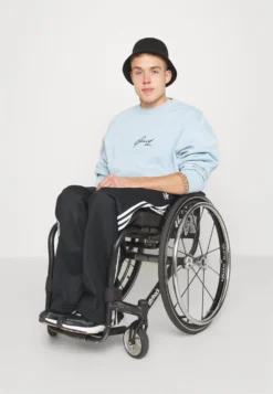 Pier One Sweatshirt - Light Blue 12 Pier One Sweatshirt - Light Blue -Boutique mote herrebutikk c48632c3e7454e24a89036a0e9ebbbdd scaled