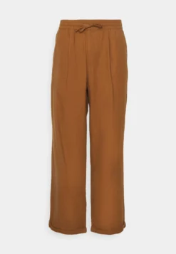 Pier One Drawcord Trousers Linen Blend - Bukse - Brown 8 Pier One Drawcord Trousers Linen Blend - Bukse - Brown -Boutique mote herrebutikk c4ae8584f74e4db6851401113131d1a0 scaled