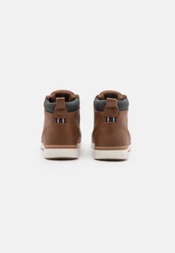 Pier One Høye Joggesko - Brown -Boutique mote herrebutikk c77775c15456475da8762edfbe1e535c scaled