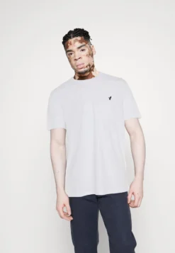 Pier One 3 Pack - T-Shirts - White/Dark Blue/Blue -Boutique mote herrebutikk c861a69cfb1e4a6fafbf2b097bf177a2 scaled