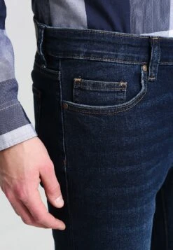 Pier One Basic - Jeans Straight Leg - Dark Blue Denim -Boutique mote herrebutikk cab4c5a817d8404784a40aa6e7e7d551