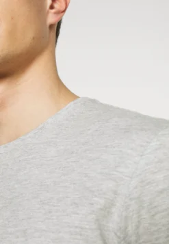 Pier One 3 Pack - T-Shirts - Black/Grey/Bordeaux -Boutique mote herrebutikk cf2bf76acaa04ce7a9f485db3954ff6b scaled