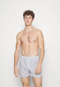 Pier One 5 Pack - Boxershorts - Blue/Dark Blue/Pink - -Boutique mote herrebutikk d42f0cbf69f949ba906d961c35df2876 scaled