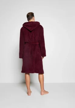 Pier One Badekåpe - Bordeaux -Boutique mote herrebutikk dd371e252e4740079b6cb04fa9bf473c scaled