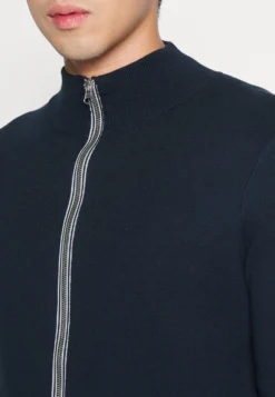 Pier One Cardigan - Dark Blue -Boutique mote herrebutikk df8415d30e8948749ec148f4aa2491c3 scaled