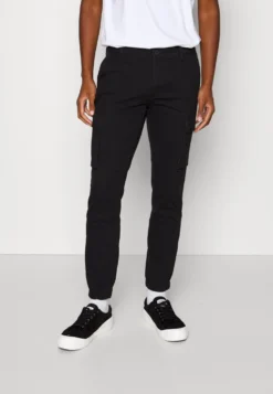 Pier One 2 Pack - Cargobukse - Olive/Black -Boutique mote herrebutikk e0bf2536d5a04652937019f4273abb8d scaled