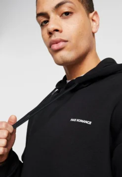 Pier One Unisex - Hoodie - Black -Boutique mote herrebutikk e2e993e09b4a42d78eec0e6a479abe05 scaled