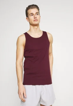 Pier One 3 Pack - Undertrøye - Dark Blue/Bordeaux/Off-White 11 Pier One 3 Pack - Undertrøye - Dark Blue/Bordeaux/Off-White -Boutique mote herrebutikk e5c0c269801440abb1025cc34256b4eb scaled