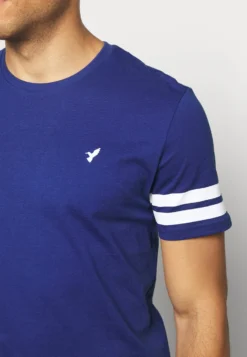 Pier One T-Shirts Med Print - Blue -Boutique mote herrebutikk e852d2ec59654f179a645449174c77e2 scaled