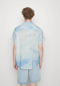 Pier One Skjorte - White/Light Blue -Boutique mote herrebutikk e9e7b66d65d14f3fb6b5f78c0f8adf7e scaled