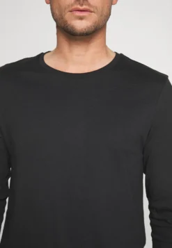 Pier One 2 Pack - Topper Langermet - White/Black -Boutique mote herrebutikk f0a28af1295b4a3493b2067c515db83b scaled