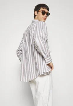 Pier One Carpenter Colored Twill- Jeans Straight Leg - Off-White -Boutique mote herrebutikk f0d77a0b472943a38700461ba111bcb9 scaled