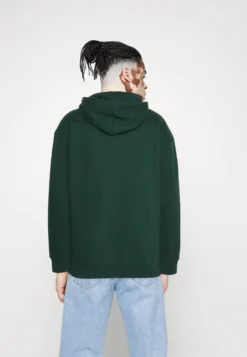 Pier One Hoodie - Green 8 Pier One Hoodie - Green -Boutique mote herrebutikk f3bf7543edb44c47ab1563a634133ef4 scaled