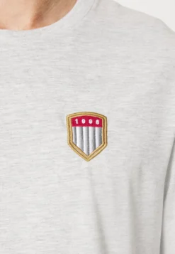 Pier One T-Shirts Med Print - Light Grey -Boutique mote herrebutikk f4331ccf979c432daff39645764777af scaled