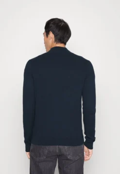 Pier One Cardigan - Dark Blue -Boutique mote herrebutikk fb96072ddd5e4aaca1ab45e2a6bb0a3c scaled