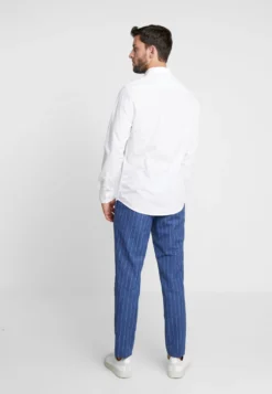 Pier One 2 Pack - Finskjorte - White 8 Pier One 2 Pack - Finskjorte - White -Boutique mote herrebutikk fe3882eaf28b48838ea76cbb4b0ad904 scaled